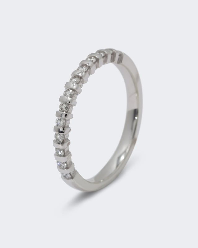 Memoire Ring Mit 13 Lupenreinen Brillanten Online