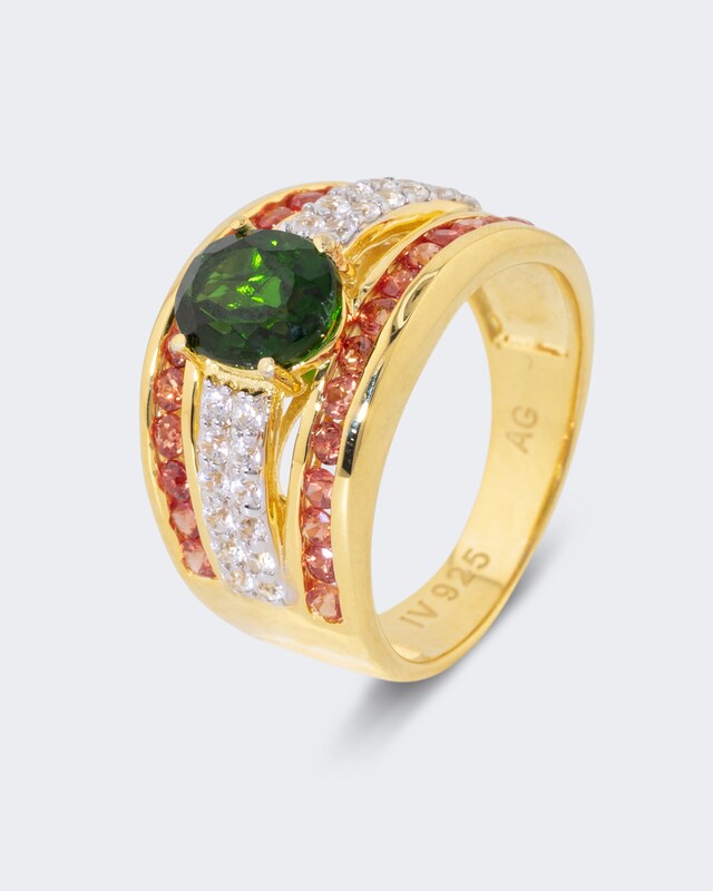 Ring mit Edelsteinen
