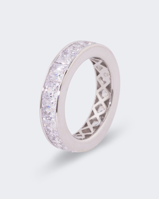 Ring mit Zirkonia