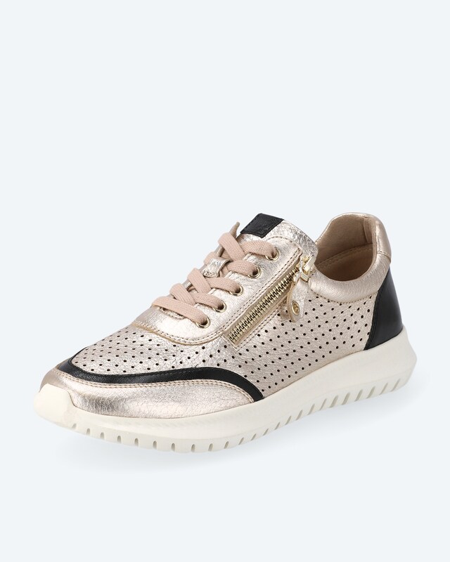 Sneaker mit Laserlochung
