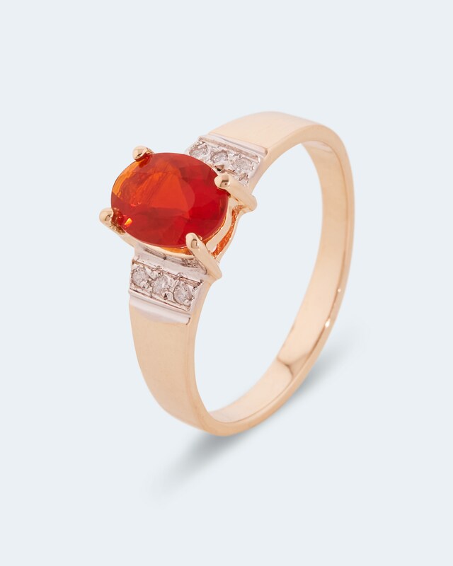 Ring mit Feueropal & Brillant