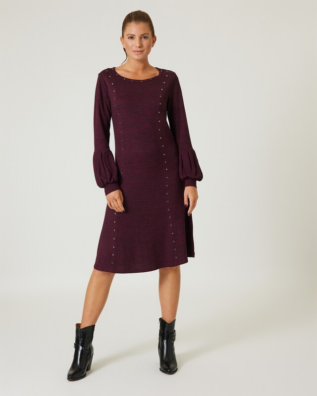 Strickkleid mit Nietenbesatz