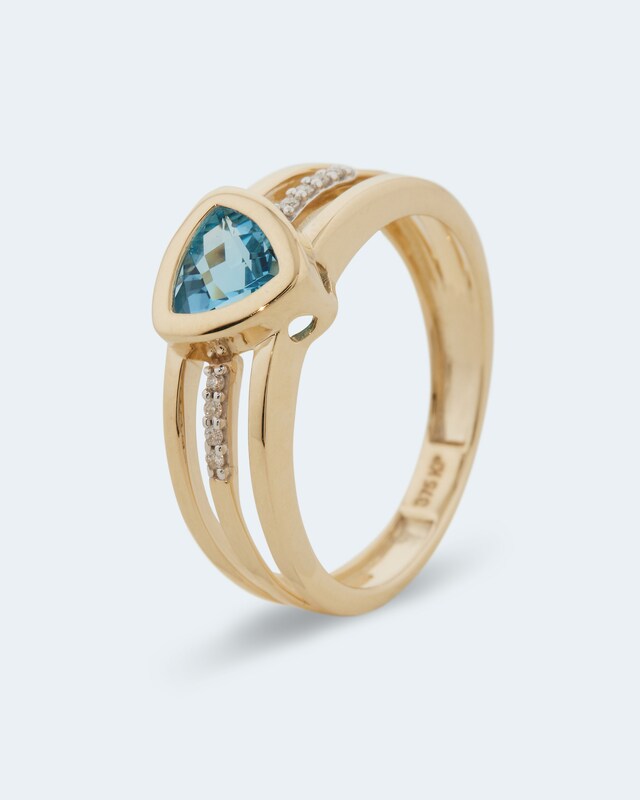 Ring mit Blautopas und Brillant