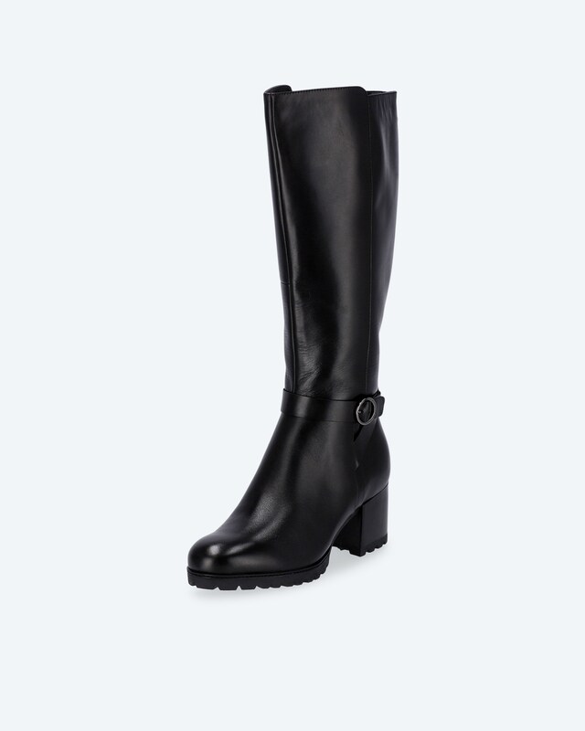 Stiefel mit Zierriemen