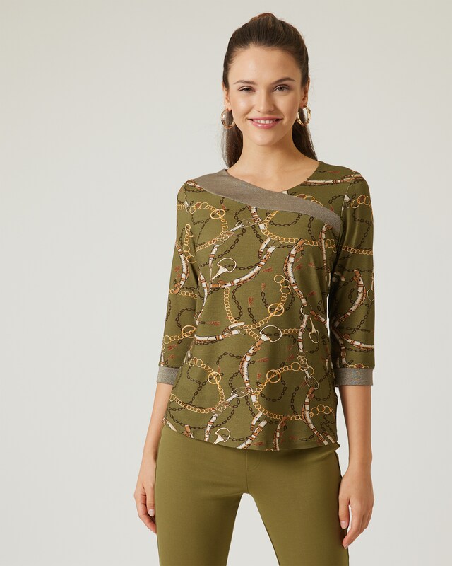 Shirt mit asymmetrischem Ausschnitt