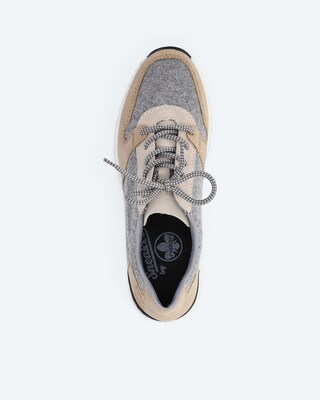 Sneaker mit Keilabsatz