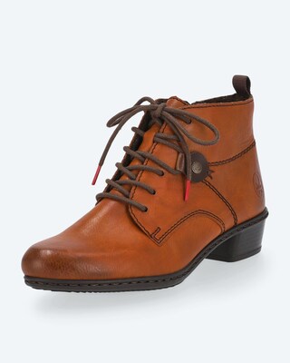 Stiefelette in spitzer Form