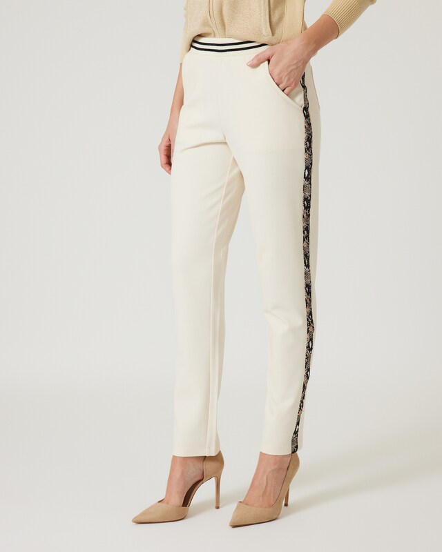 Hose mit Galonstreifen im Animal-Look