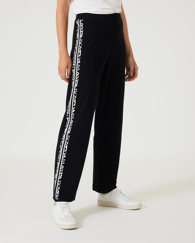 Strickhose mit Galon im Leo-Design