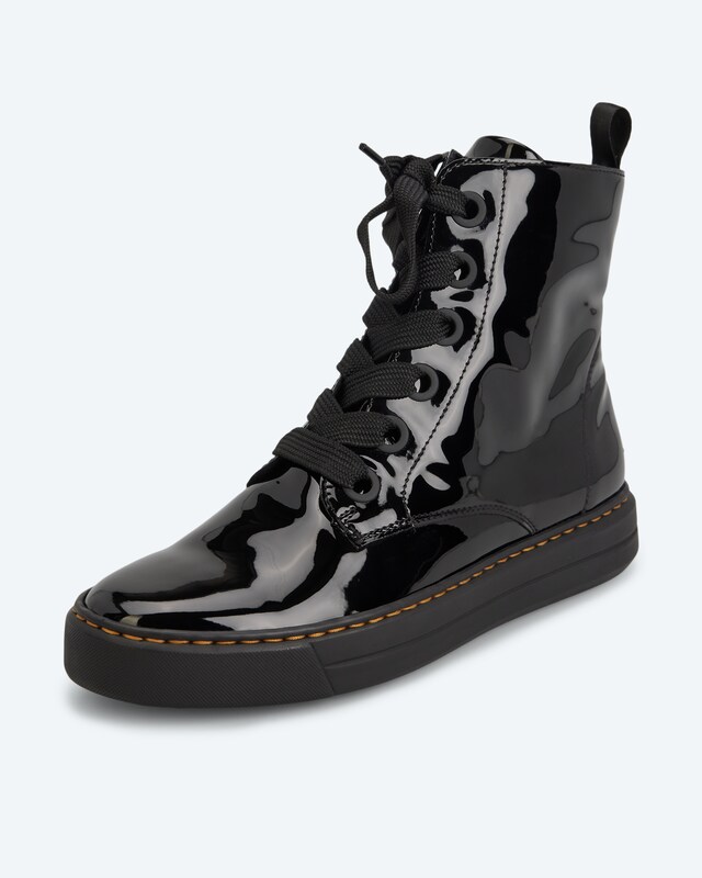 Boot aus Lackleder