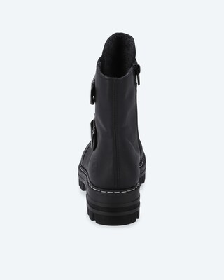 Boot mit Schnallen