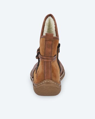 Boot mit Dekoschnüren