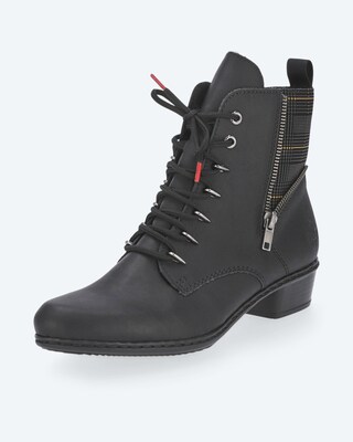 Stiefelette in spitzer Form
