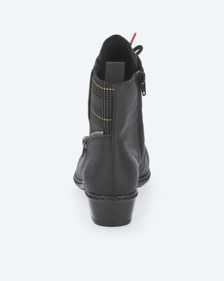 Stiefelette in spitzer Form