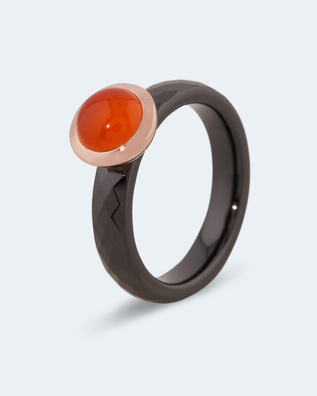 Keramik-Ring mit Edelstein
