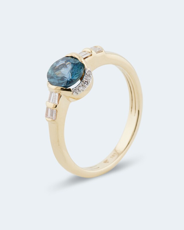 Ring mit Montana Saphir und Diamant