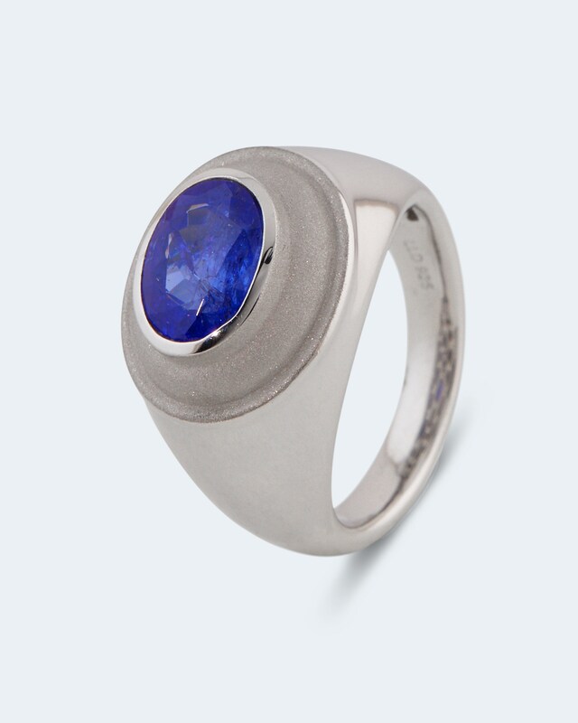 Ring mit Tansanit