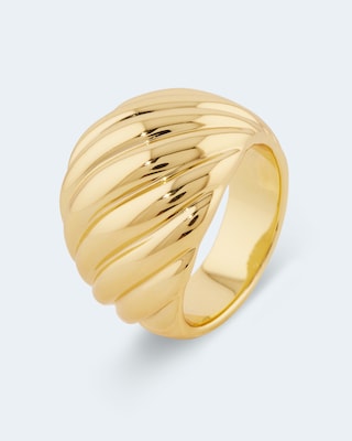 Ring im Fantasiedesign