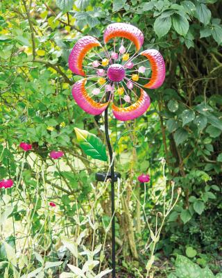 Gartenstecker mit Blumenkristall