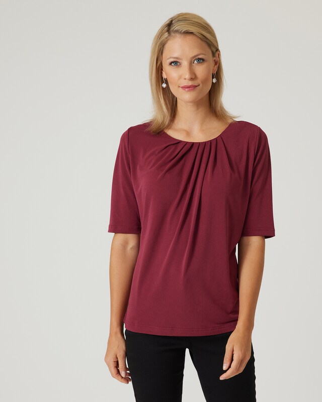 Shirt mit Falten am Ausschnitt