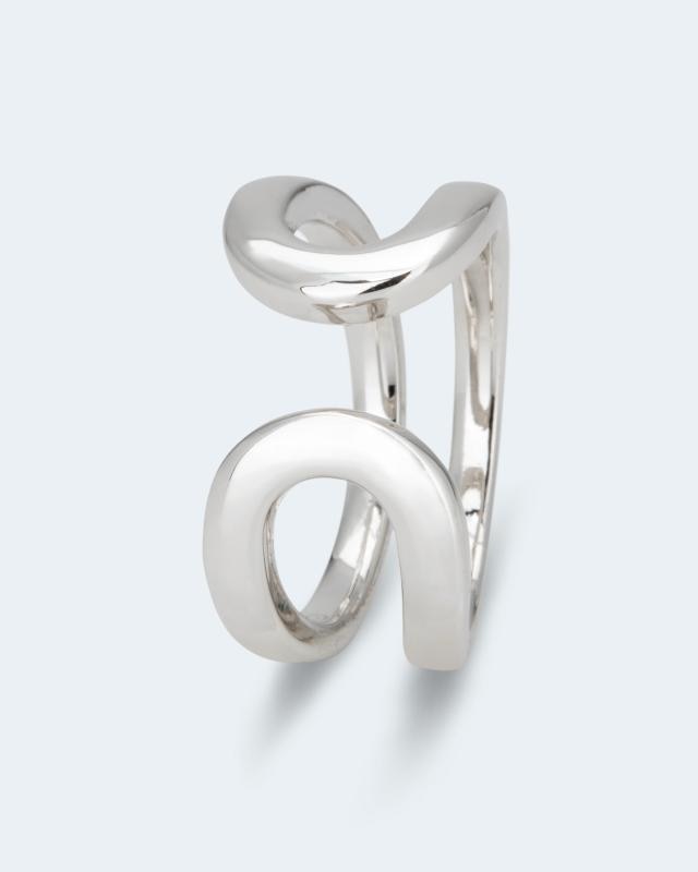 Silber-Ring in modernem Design