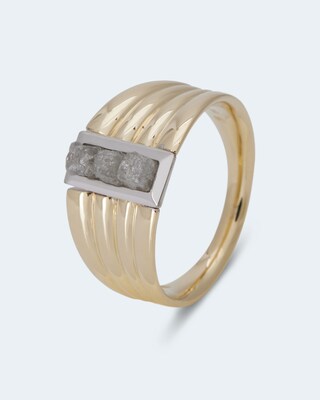Goldring mit Rohdiamant