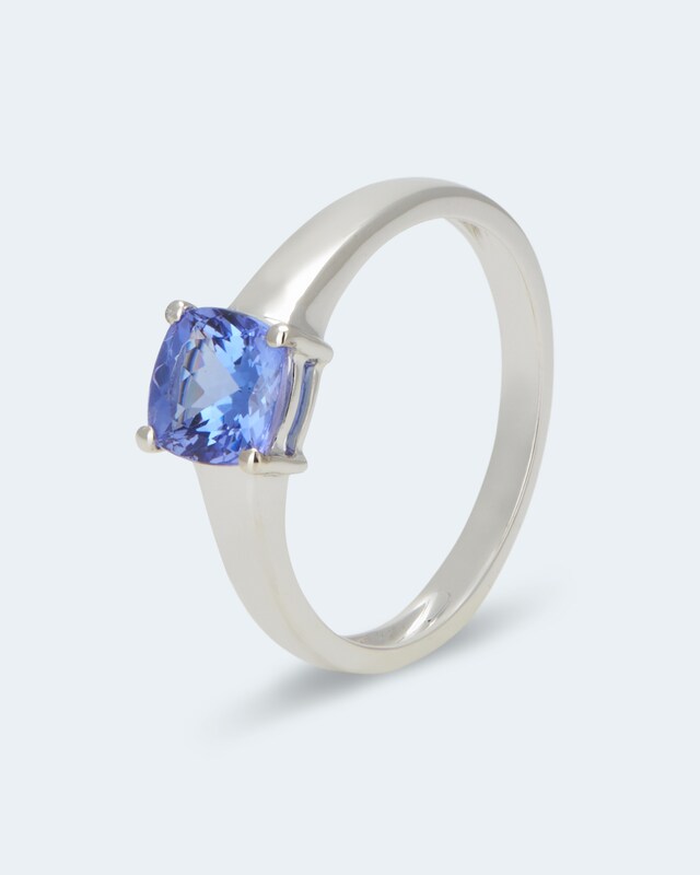 Ring mit Tansanit AAAA
