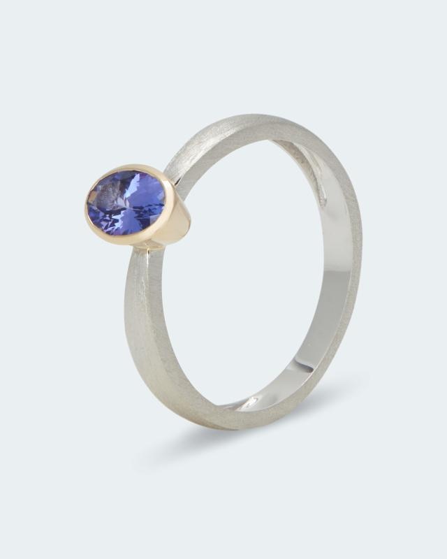 Bicolor-Ring mit Tansanit AAAA+