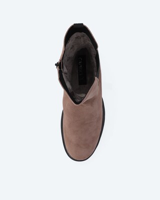 Stiefelette mit Profilsohle