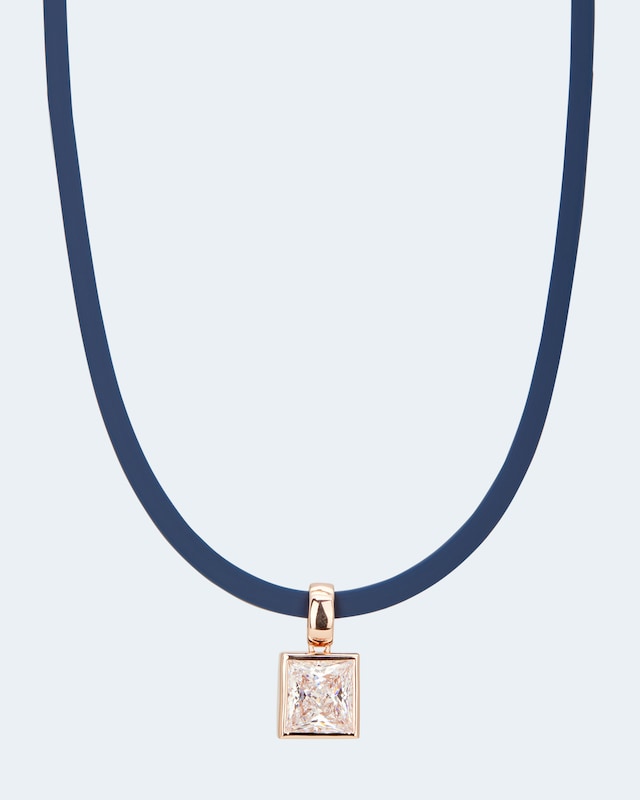 Kautschukcollier mit Zirkoniaanhänger