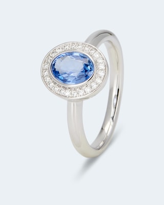 Ring aus Platin mit Saphir