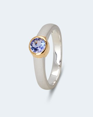 Ring mit Tansanit AAA+