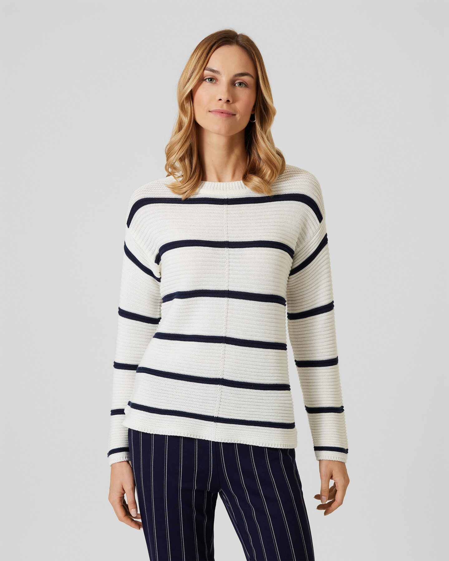 Produktabbildung für Pullover im Streifendesign