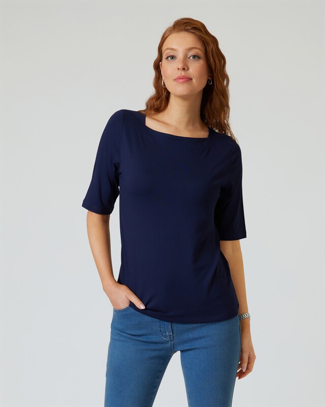 Shirt mit U-Boot-Ausschnitt