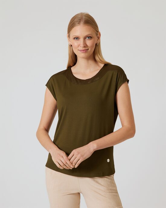 Produktabbildung für Shirt mit Satineinsatz