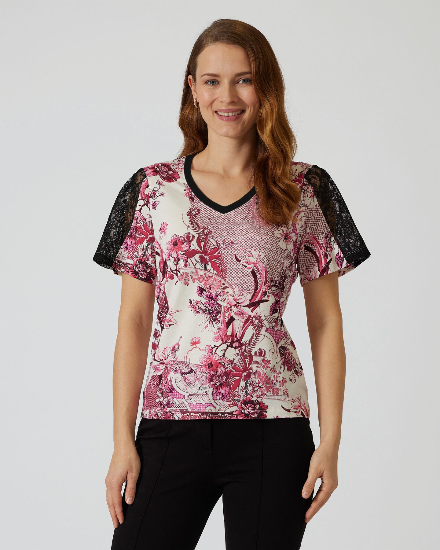 Produktabbildung für Shirt mit Spitzeneinsatz