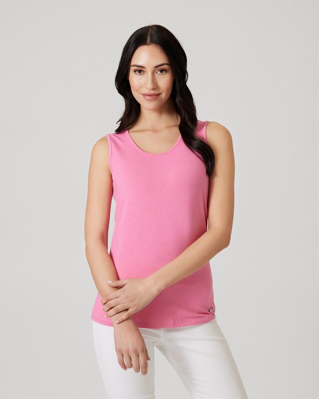 Basic-Top mit Plakette