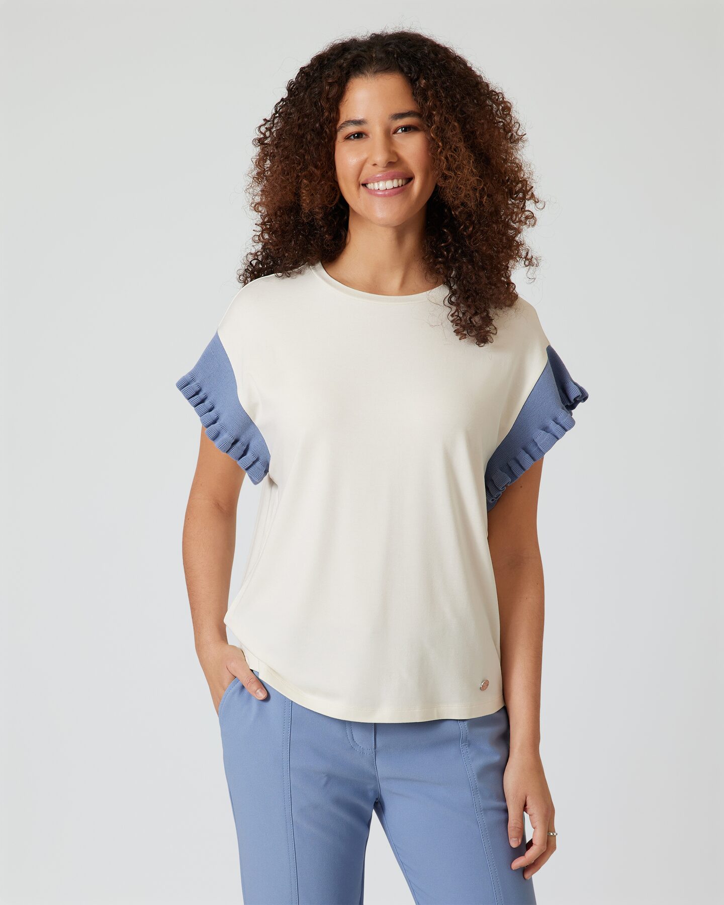 Produktabbildung für Shirt mit Strickdetail
