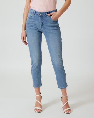 Cropped Jeans mit Schlitzen