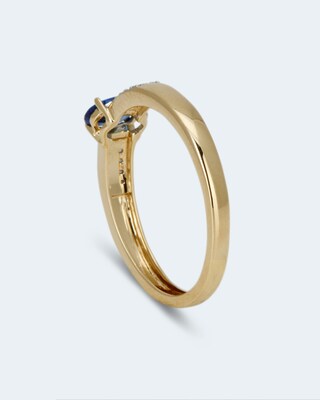 Ring mit Ceylon Saphir und Diamant