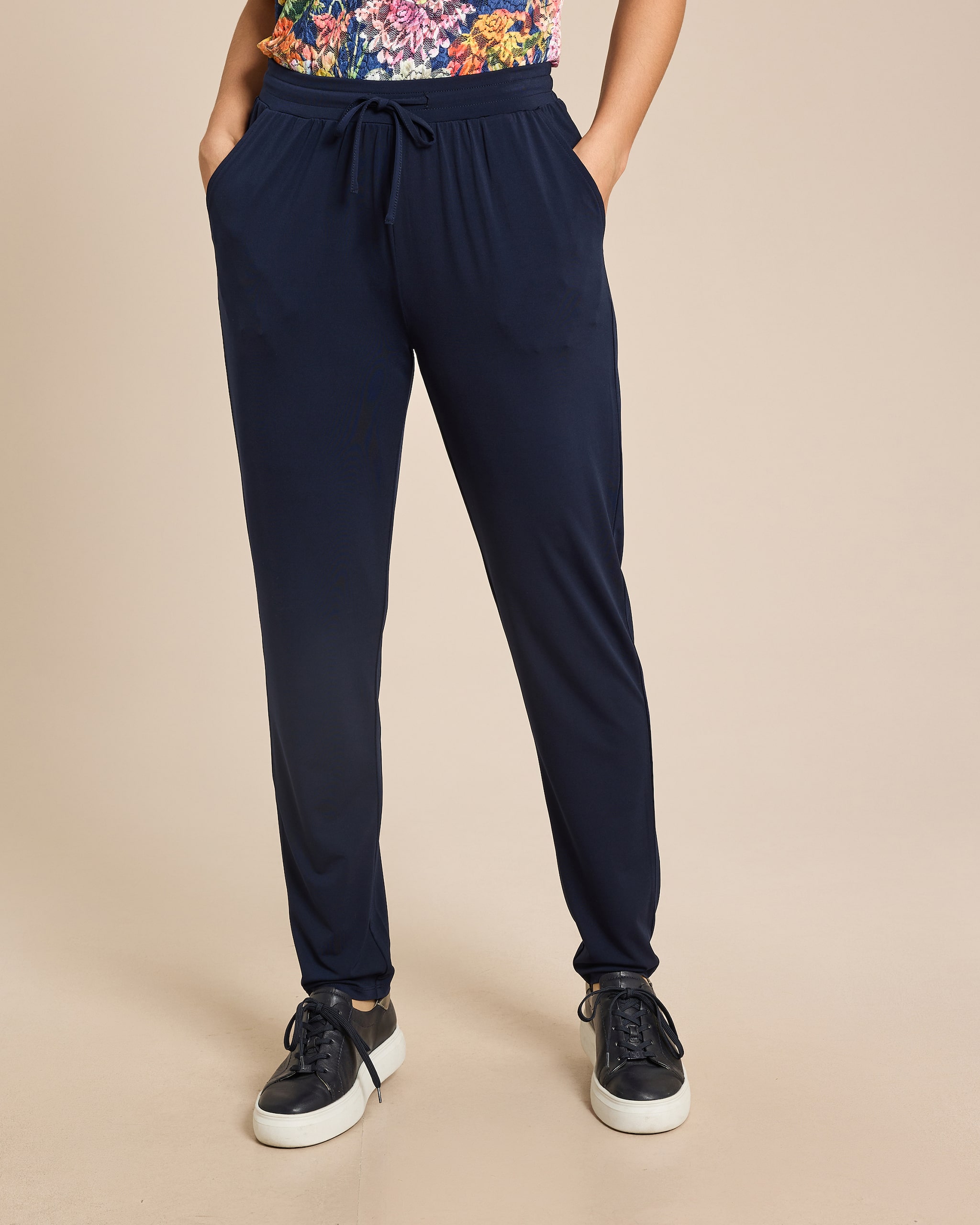 Produktabbildung für 24-Stunden-Hose "Modern Basic"