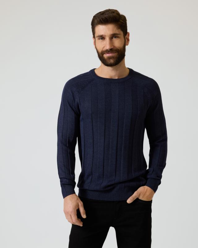 Pullover mit eingestrickten Streifen