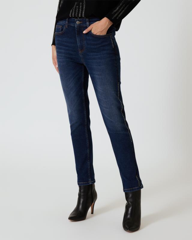 Jeans mit Strassdetails