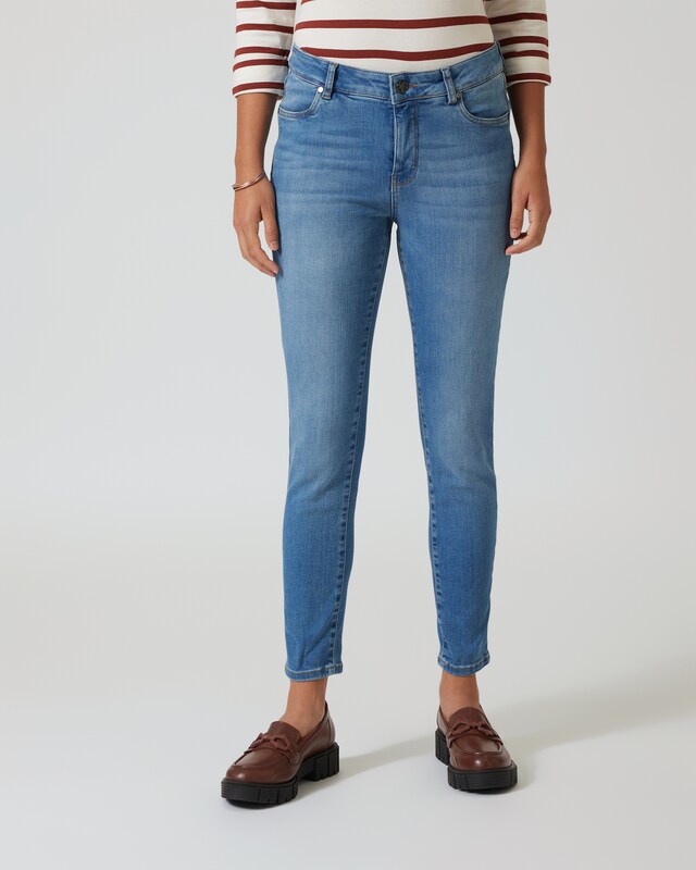 Jeans mit schmalem Bein