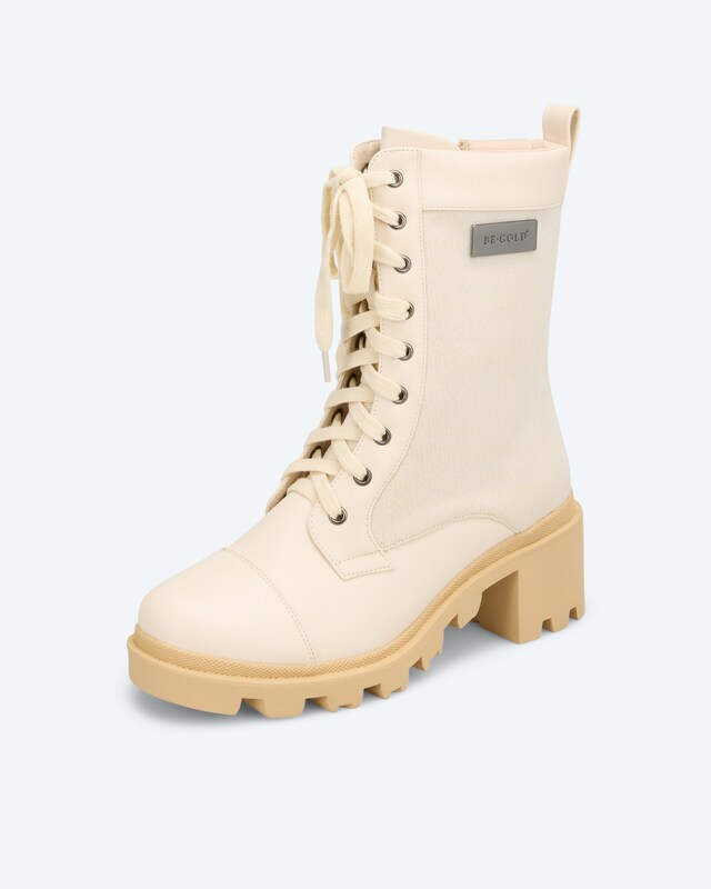 Boot mit Schnürung