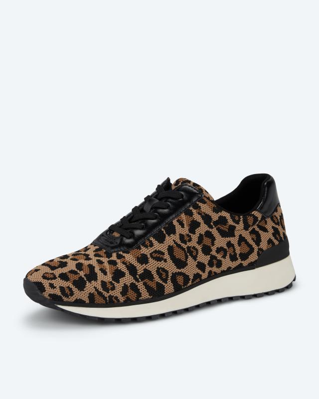 Sneaker im Leopard-Look