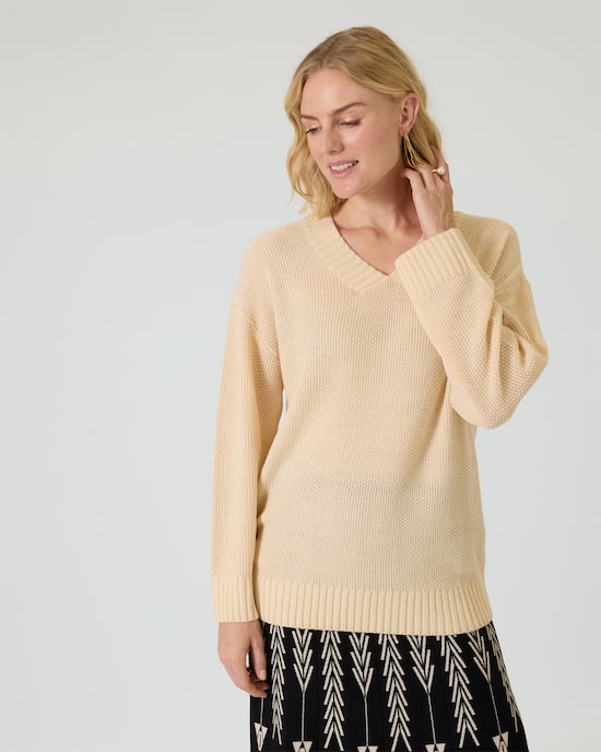 Produktabbildung für Pullover mit V-Ausschnitt