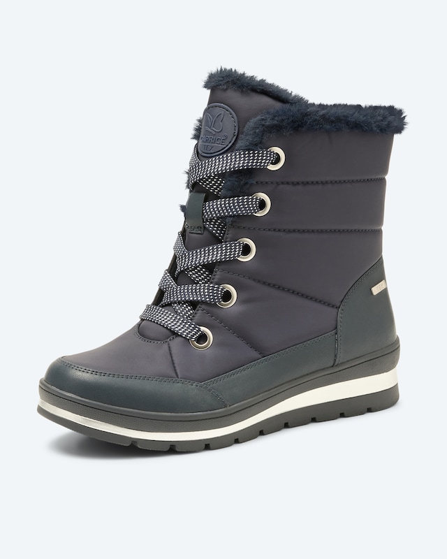 Schnürboot mit Fell