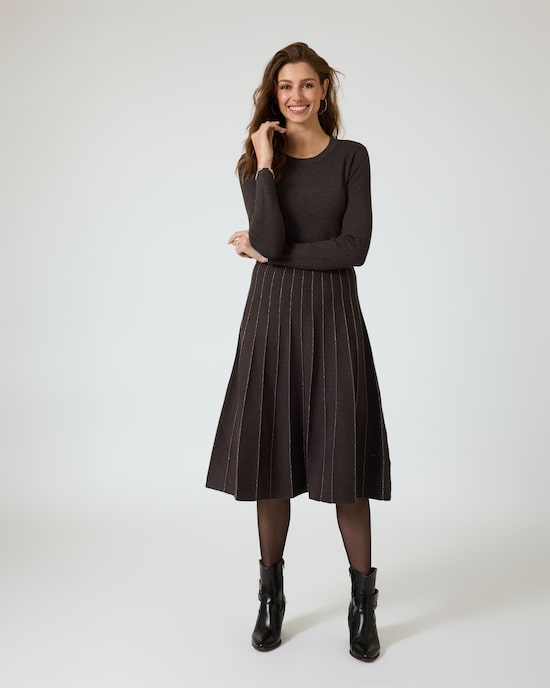 Produktabbildung für Strickkleid im Plissée-Design