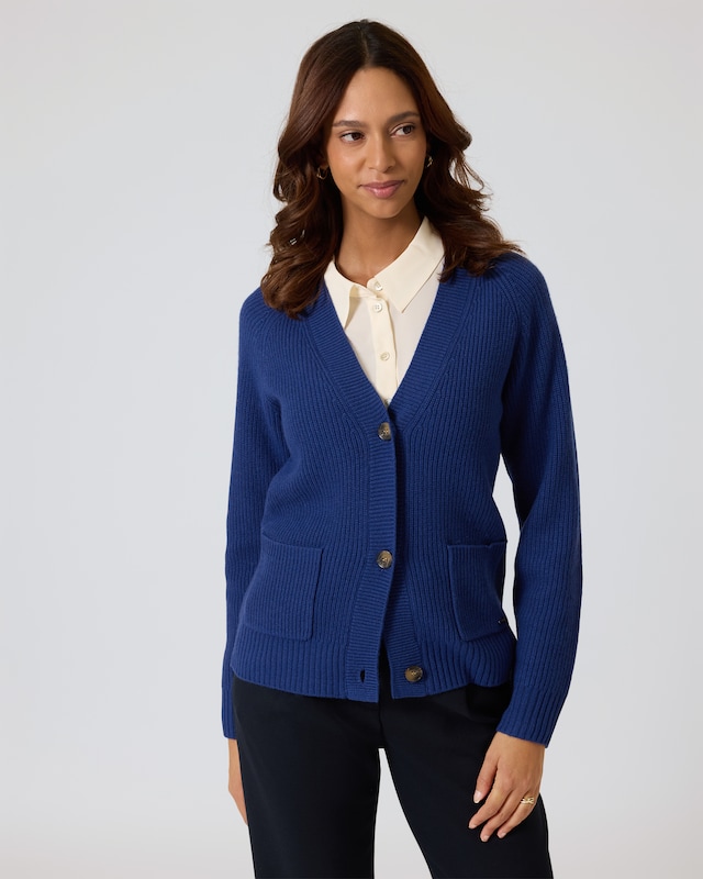 Cardigan mit aufgesetzten Taschen